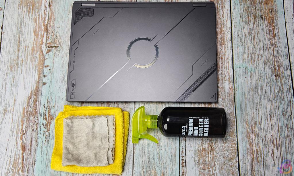 Things you need to clean a laptop screen