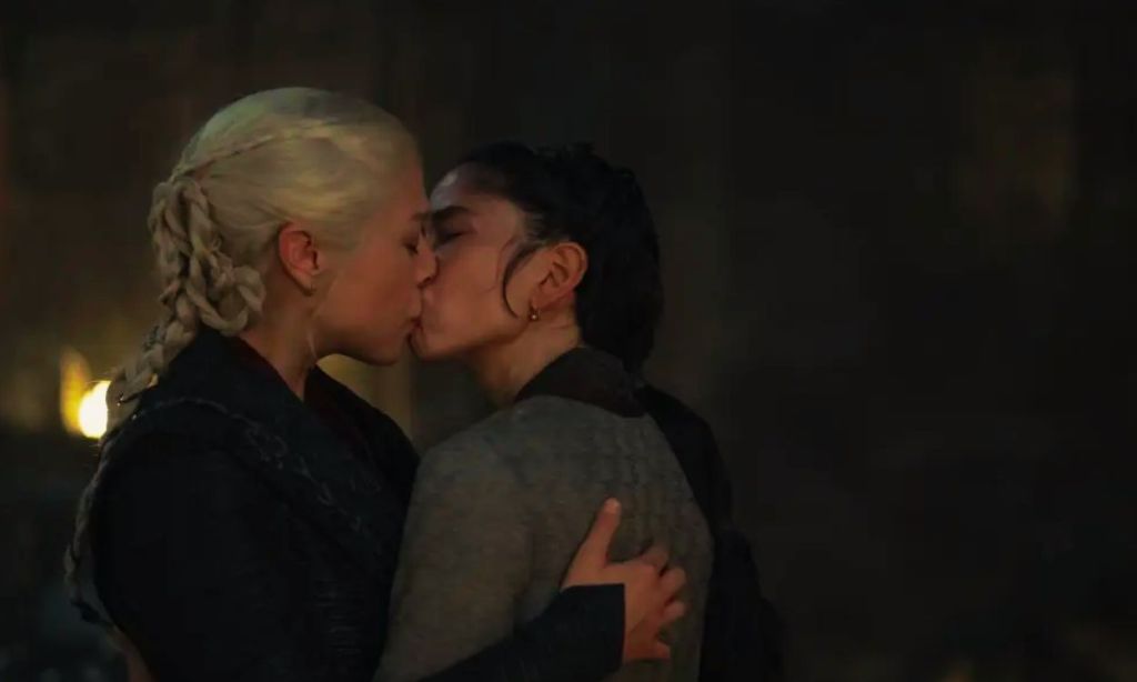 Rhaenyra and Mysaria kiss in HOTD Season 2 Episode 6