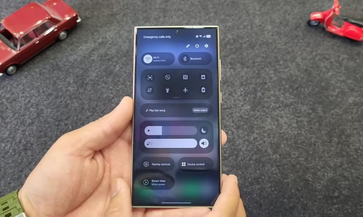 One UI 7 Hands On video