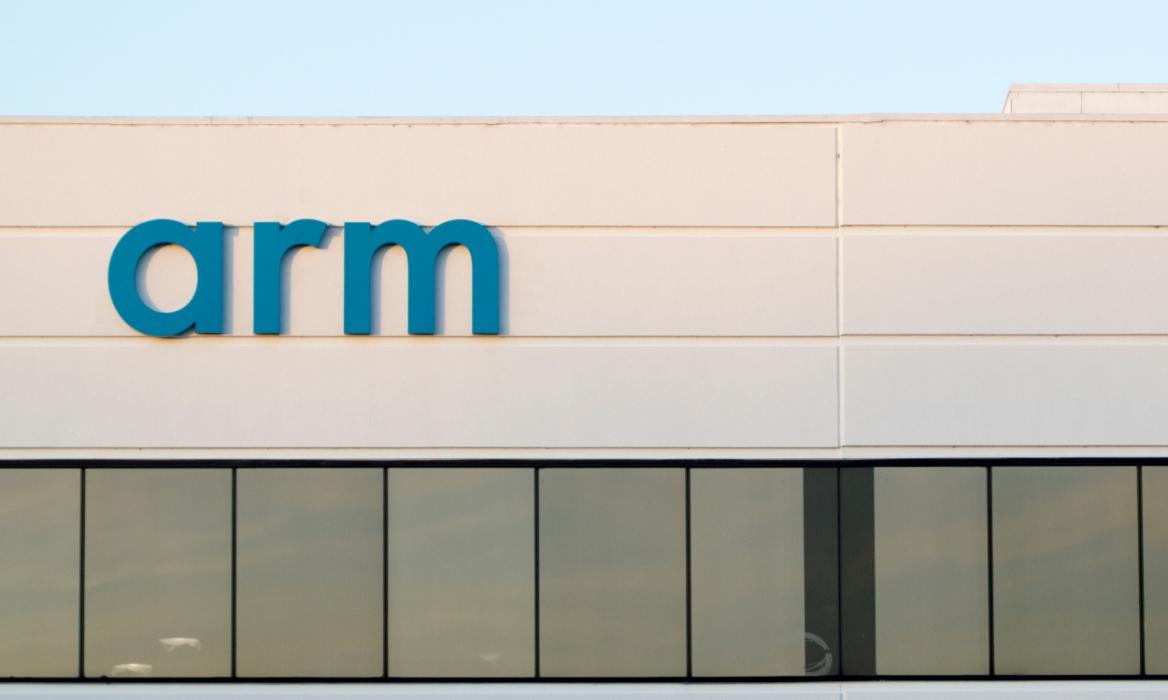 arm threatens to cancel qualcomm chip design license