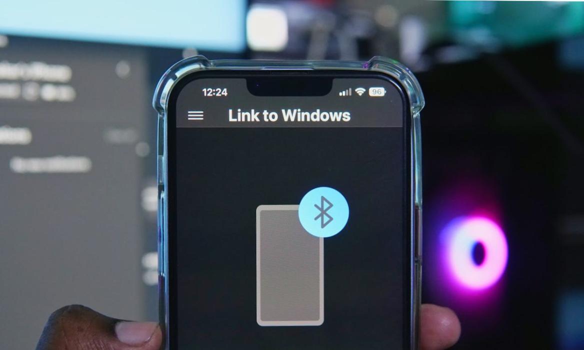 Link to Windows app on iPHone with PC at the background