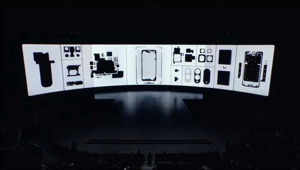 Samsung Galaxy Unpacked Event with S25 Slim parts