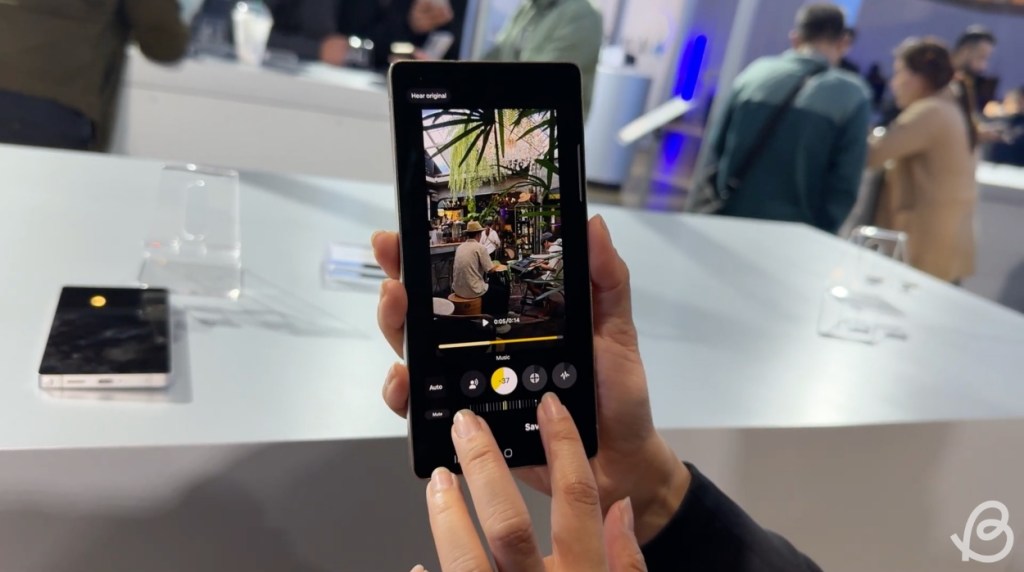 hand interacting with Galaxy AI Audio Eraser feature on One UI 7 on Samsung Galaxy S25