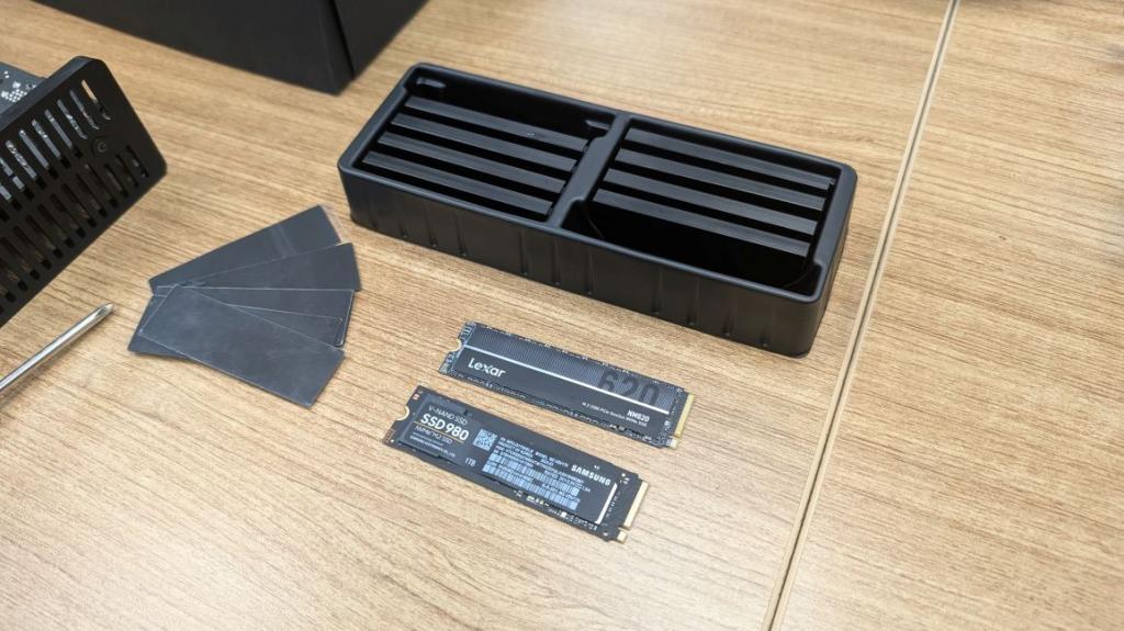 TerraMaster F8 SSD Plus Thermal Pads and SSDs