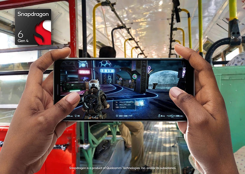 Game being Played on a Handset powered by the Snapdragon 6 Gen 4