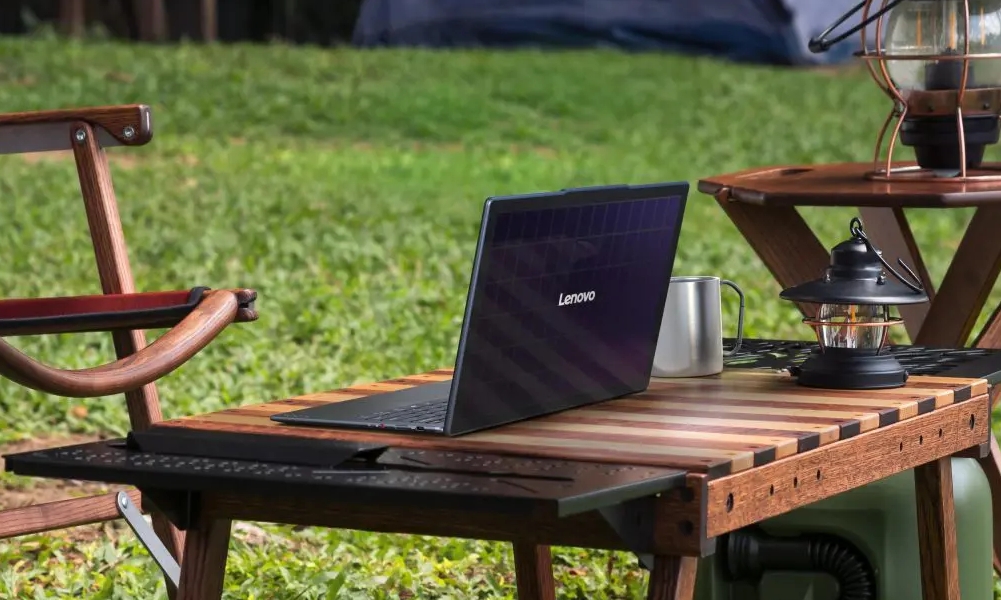 Lenovo Yoga Solar in the lawn unde the sun