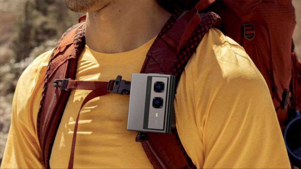 Using Zero Series Mini Tri-Fold Concept Device for hiking